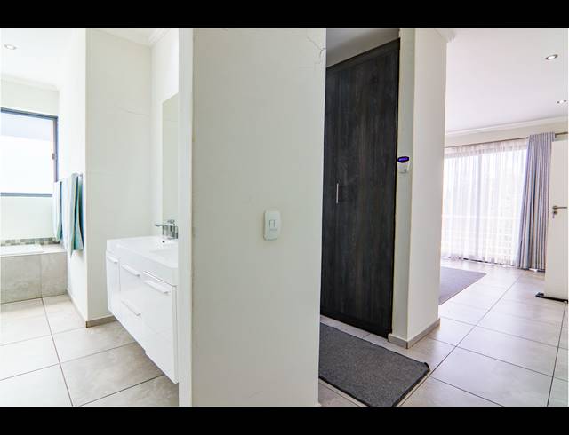 3 BEDROOM CLUSTER TO LET IN EDENBURG
